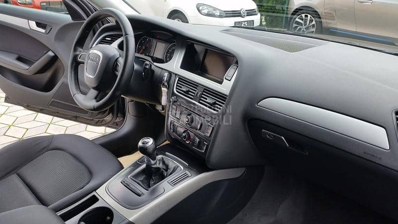 Audi A4 2.0TDI PREMIUM/DIODA