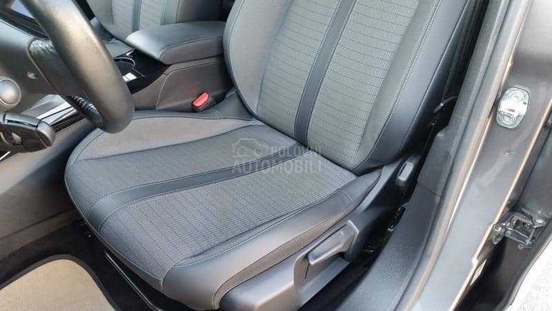 Peugeot 2008 1.2 ALLURE/VIRTUEL