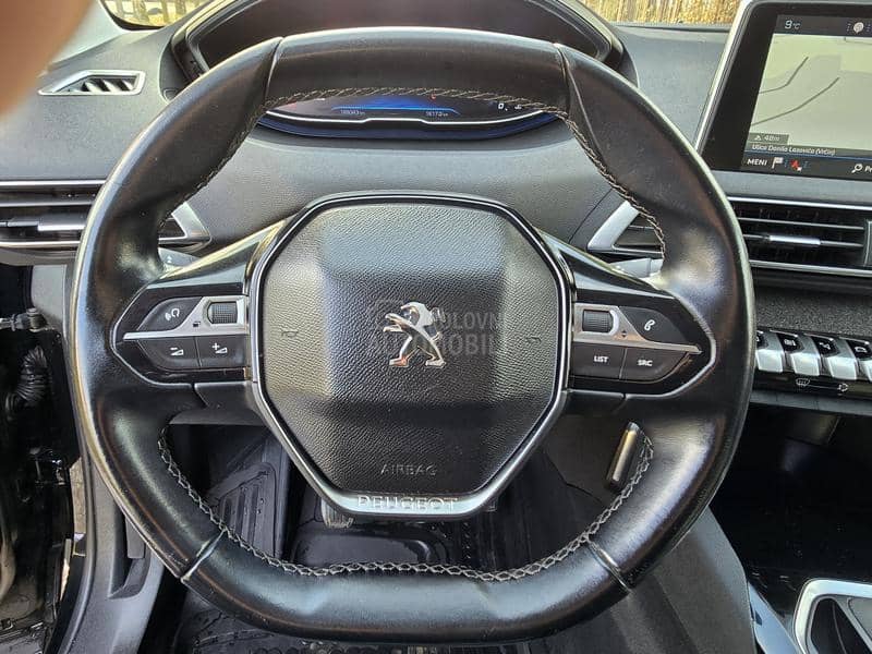 Peugeot 5008 1.2B ALLURE