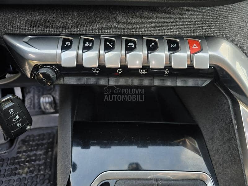 Peugeot 5008 1.2B ALLURE