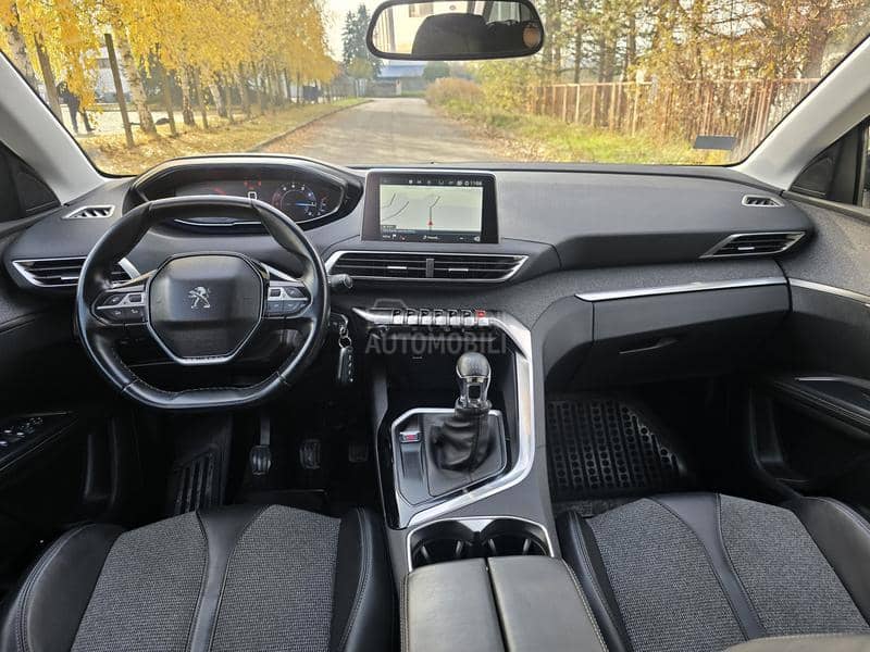 Peugeot 5008 1.2B ALLURE