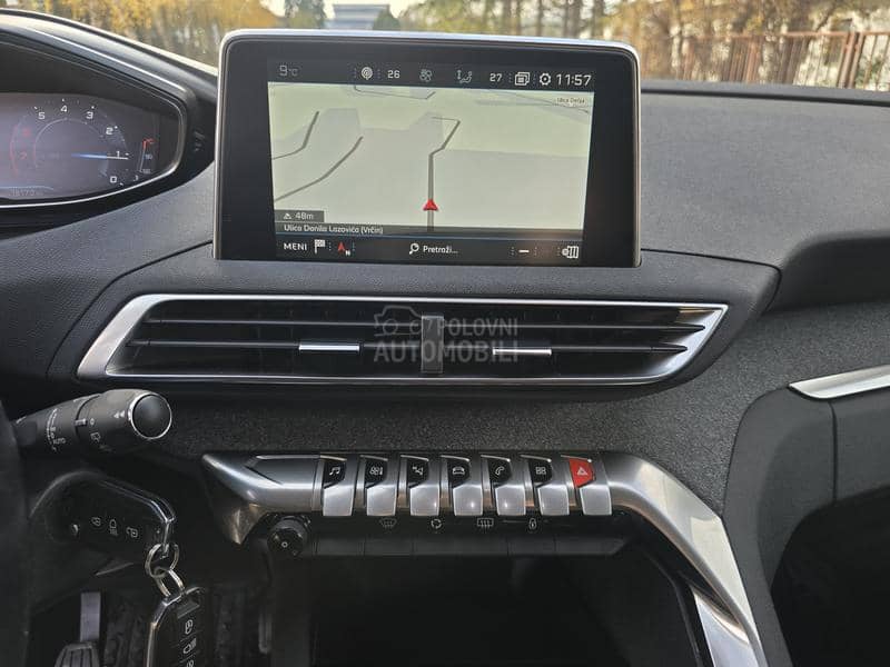 Peugeot 5008 1.2B ALLURE