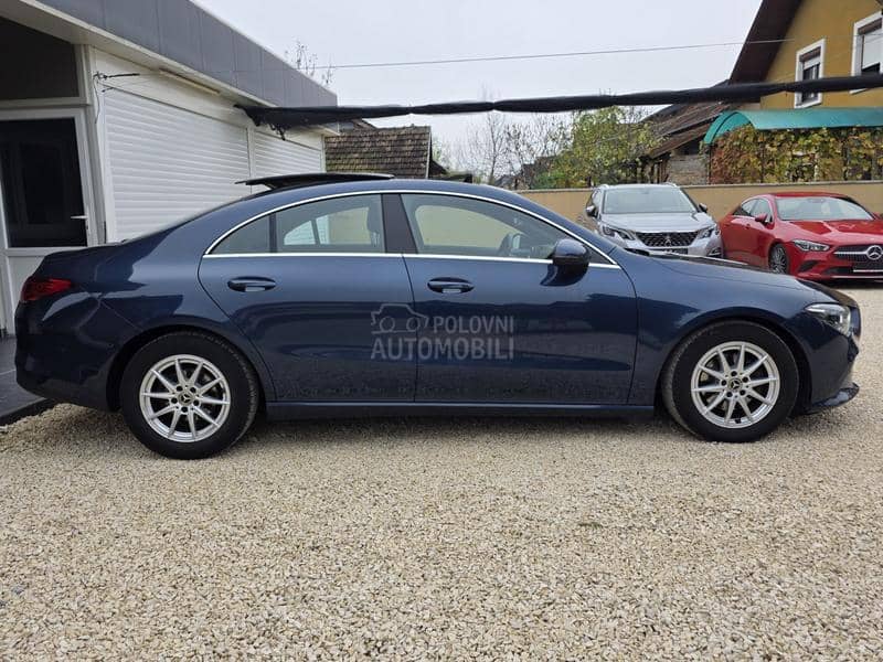 Mercedes Benz CLA 180 PANO