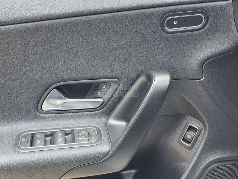 Mercedes Benz CLA 180 PANO