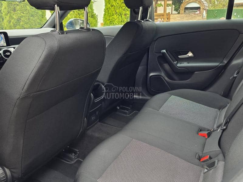 Mercedes Benz CLA 180 PANO