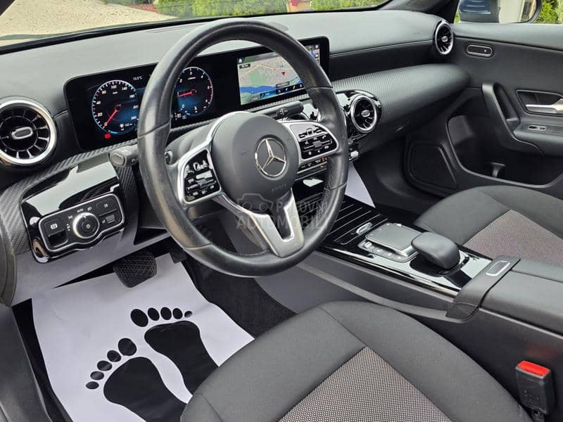 Mercedes Benz CLA 180 PANO