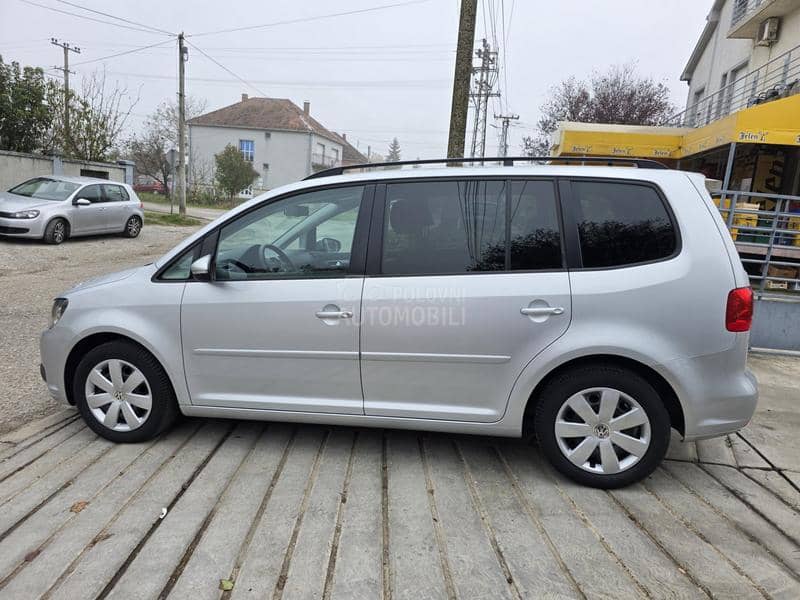 Volkswagen Touran 7 sedista
