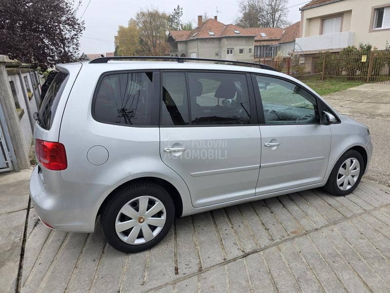 Volkswagen Touran 7 sedista
