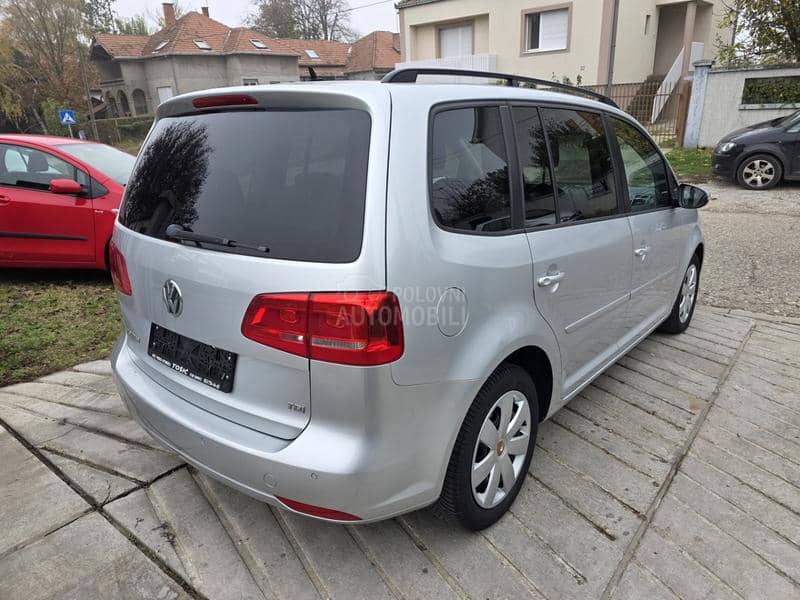 Volkswagen Touran 7 sedista