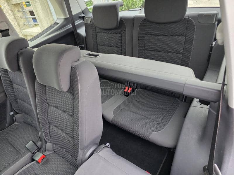 Volkswagen Touran 7 sedista