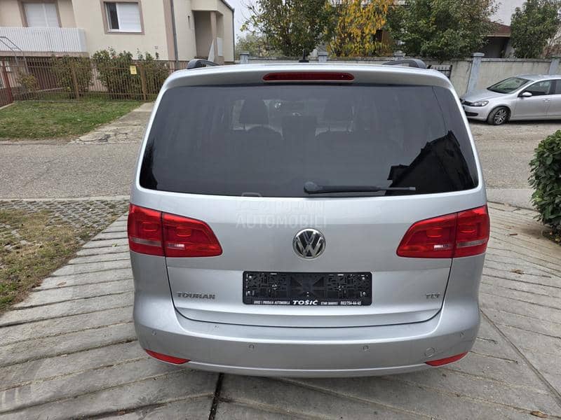 Volkswagen Touran 7 sedista