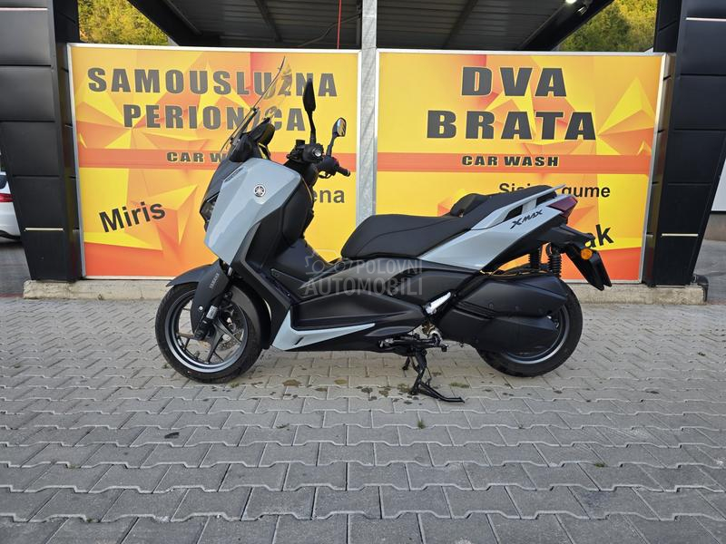 Yamaha X MAX TECH MAX