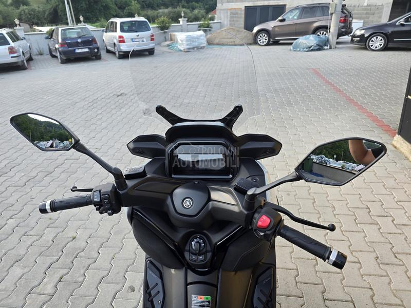 Yamaha X MAX TECH MAX
