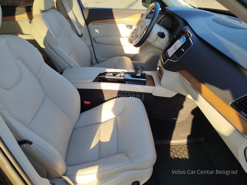 Volvo XC90 B5 AWD MOMENTUM PRO