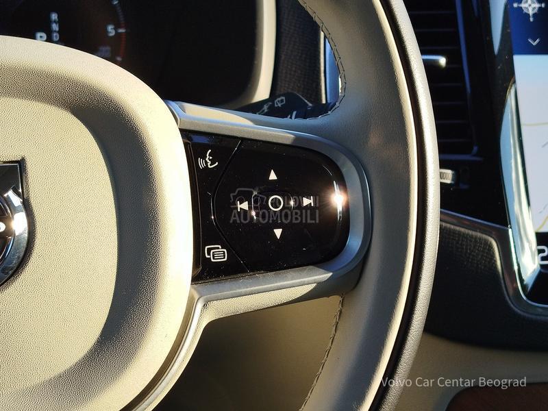 Volvo XC90 B5 AWD MOMENTUM PRO