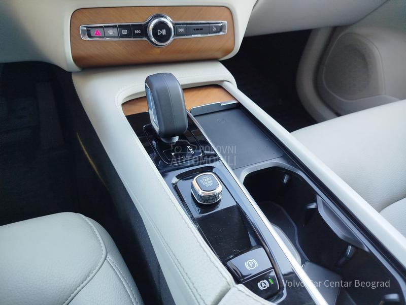 Volvo XC90 B5 AWD MOMENTUM PRO