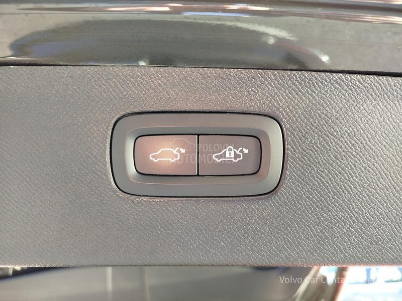 Volvo XC90 B5 AWD MOMENTUM PRO