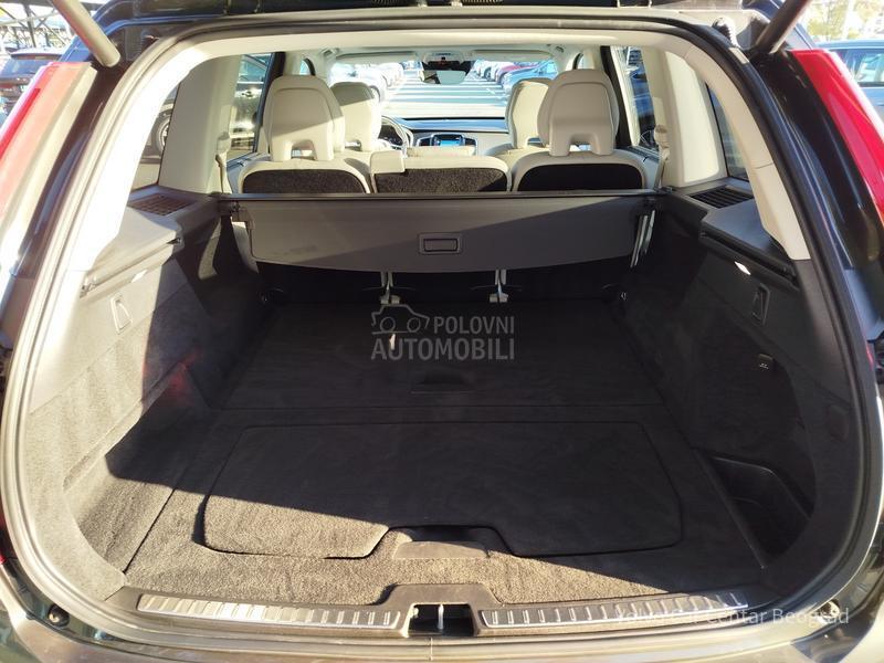 Volvo XC90 B5 AWD MOMENTUM PRO