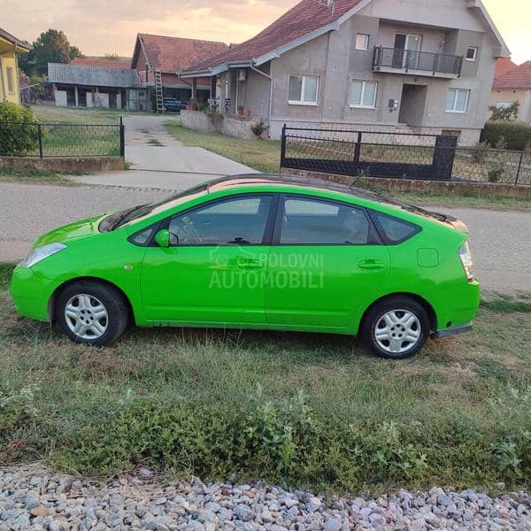 Toyota Prius 1.5 hibrid tng