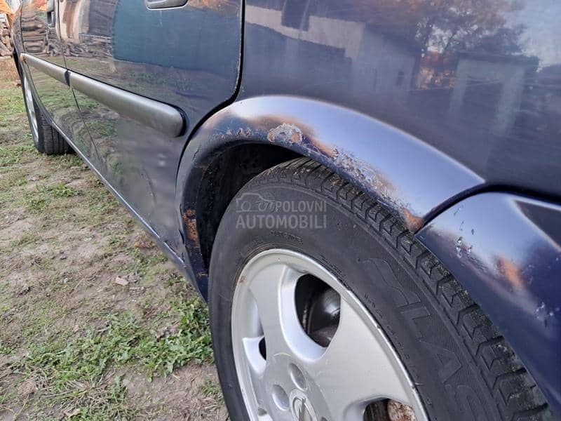 Opel Vectra B 1.6i Sekvent 2028.