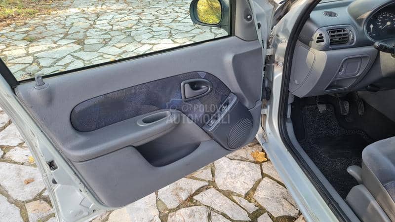 Renault Clio 1.9