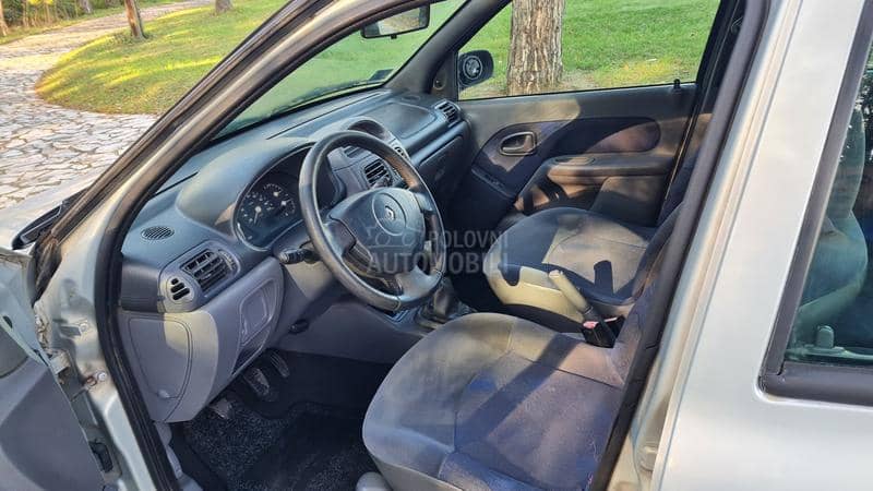 Renault Clio 1.9