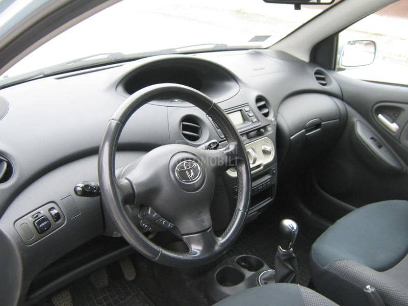 Toyota Yaris 1.0 vvt-i