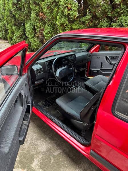 Volkswagen Golf 2 ČAŠA