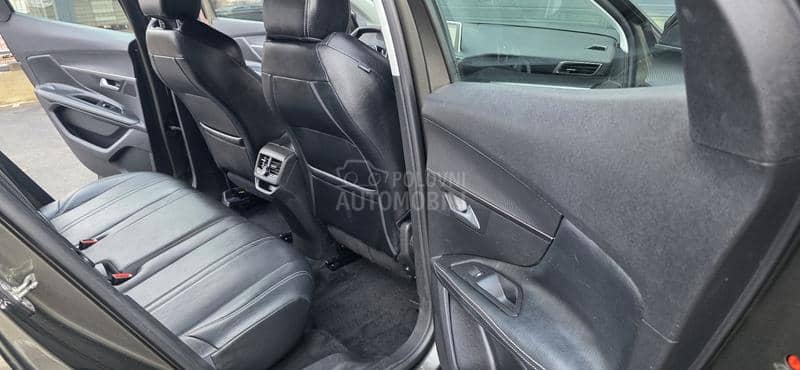 Peugeot 3008 1.2 Allure