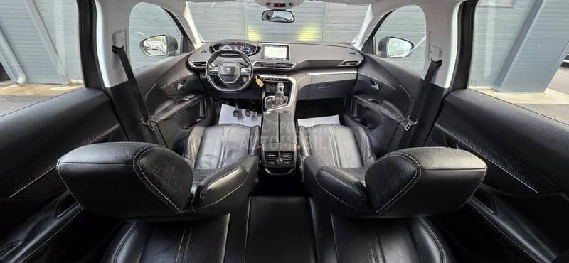 Peugeot 3008 1.2 Allure