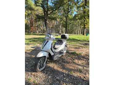 Piaggio Beverly 250