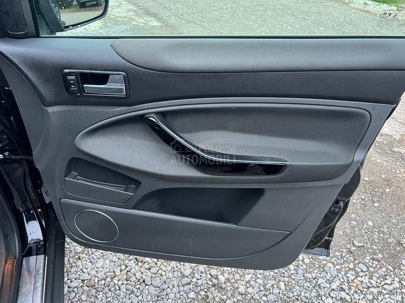 Ford Kuga F.U.L.L OPREMA