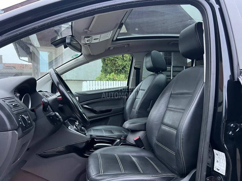 Ford Kuga F.U.L.L OPREMA