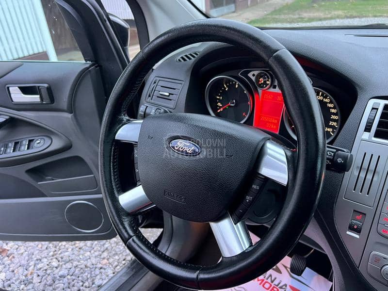 Ford Kuga F.U.L.L OPREMA