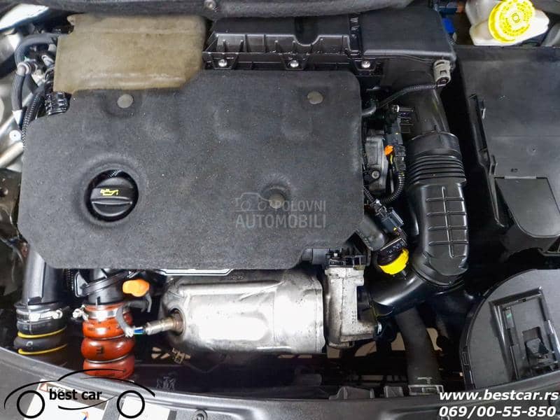 Peugeot 208 4 Sedista N1