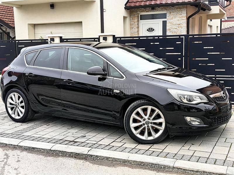 Opel Astra J 1.7CDTI XEN0 NAVl