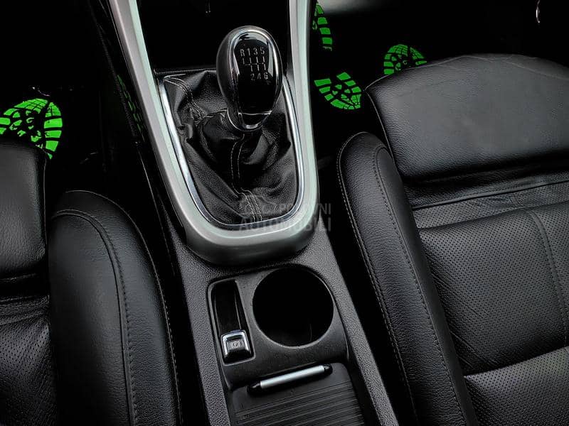 Opel Astra J 1.7CDTI XEN0 NAVl