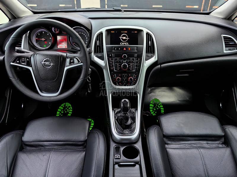 Opel Astra J 1.7CDTI XEN0 NAVl