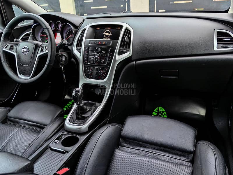 Opel Astra J 1.7CDTI XEN0 NAVl