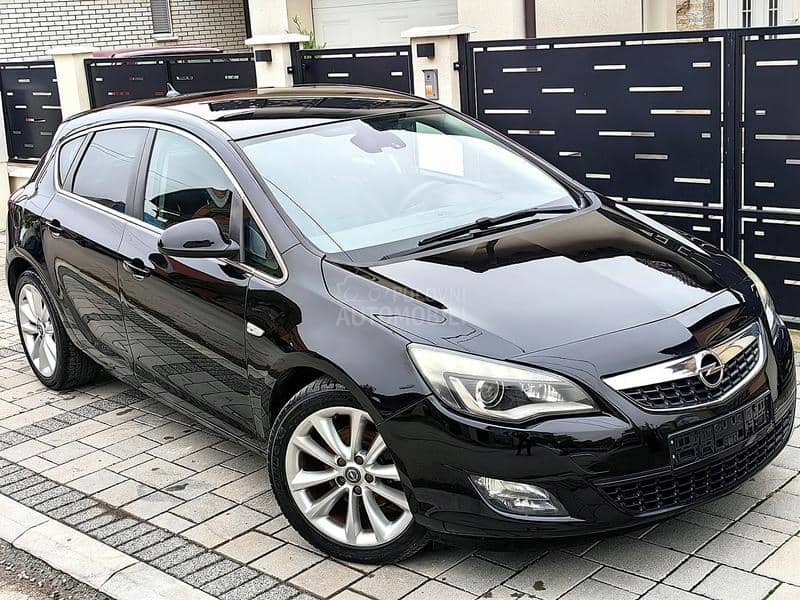 Opel Astra J 1.7CDTI XEN0 NAVl