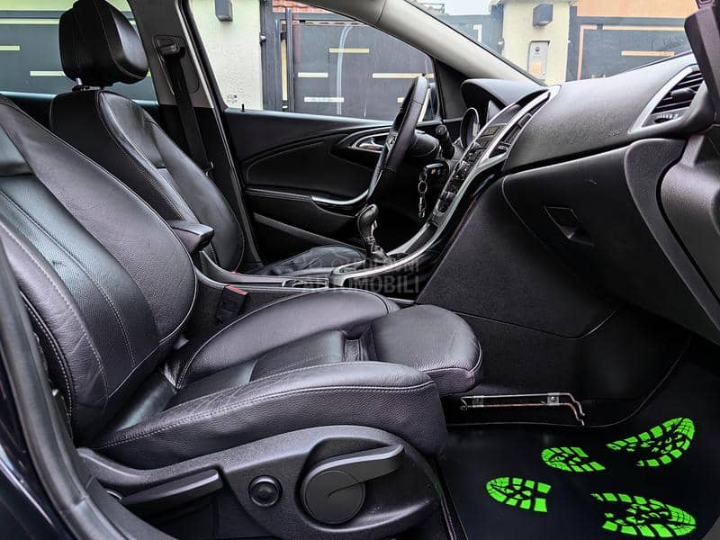 Opel Astra J 1.7CDTI XEN0 NAVl