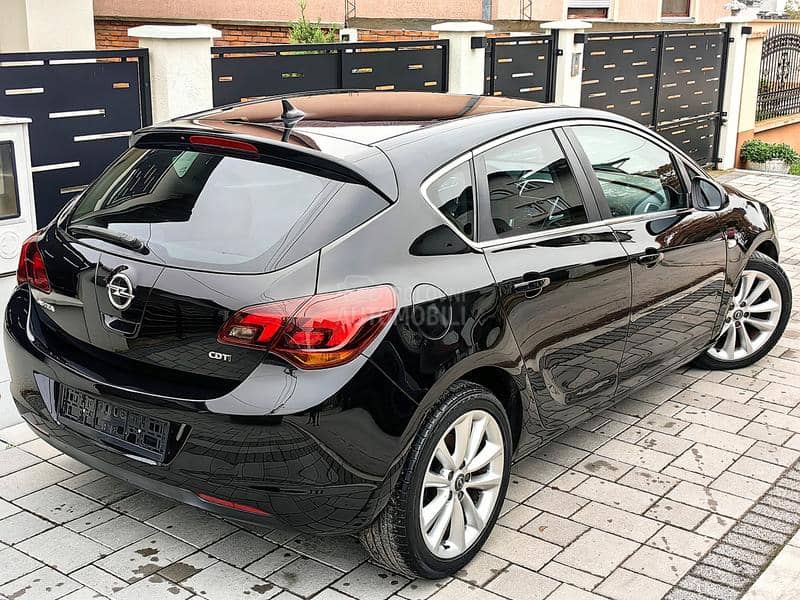 Opel Astra J 1.7CDTI XEN0 NAVl