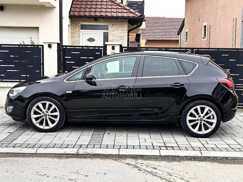 Opel Astra J 1.7CDTI XEN0 NAVl