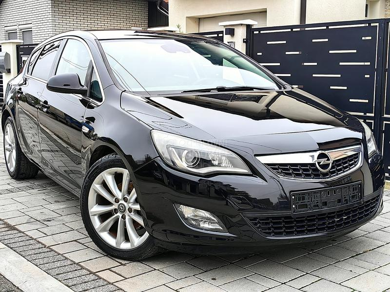 Opel Astra J 1.7CDTI XEN0 NAVl