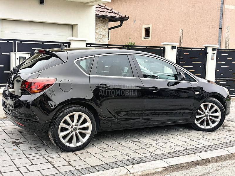 Opel Astra J 1.7CDTI XEN0 NAVl
