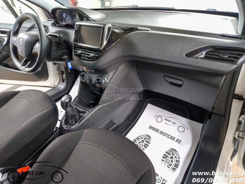 Peugeot 208 4 Sedista N1