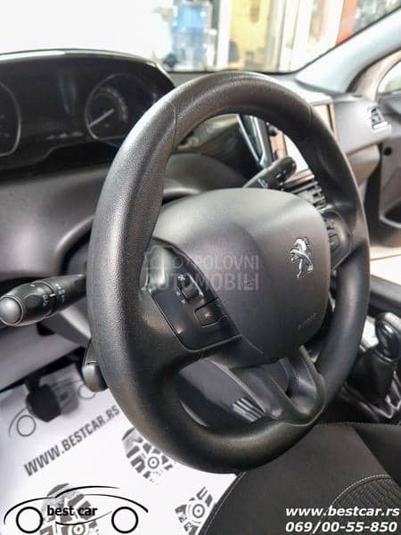 Peugeot 208 4 Sedista N1