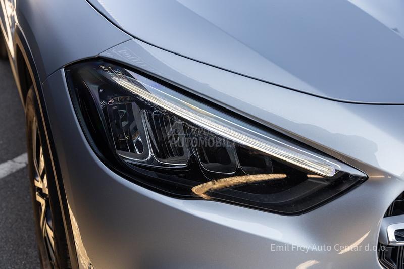 Mercedes Benz GLA 180 