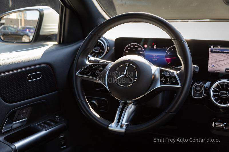 Mercedes Benz GLA 180 