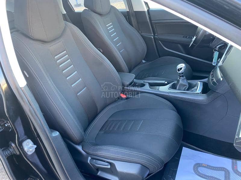 Peugeot 308 1.6hdi PANO/ KAM